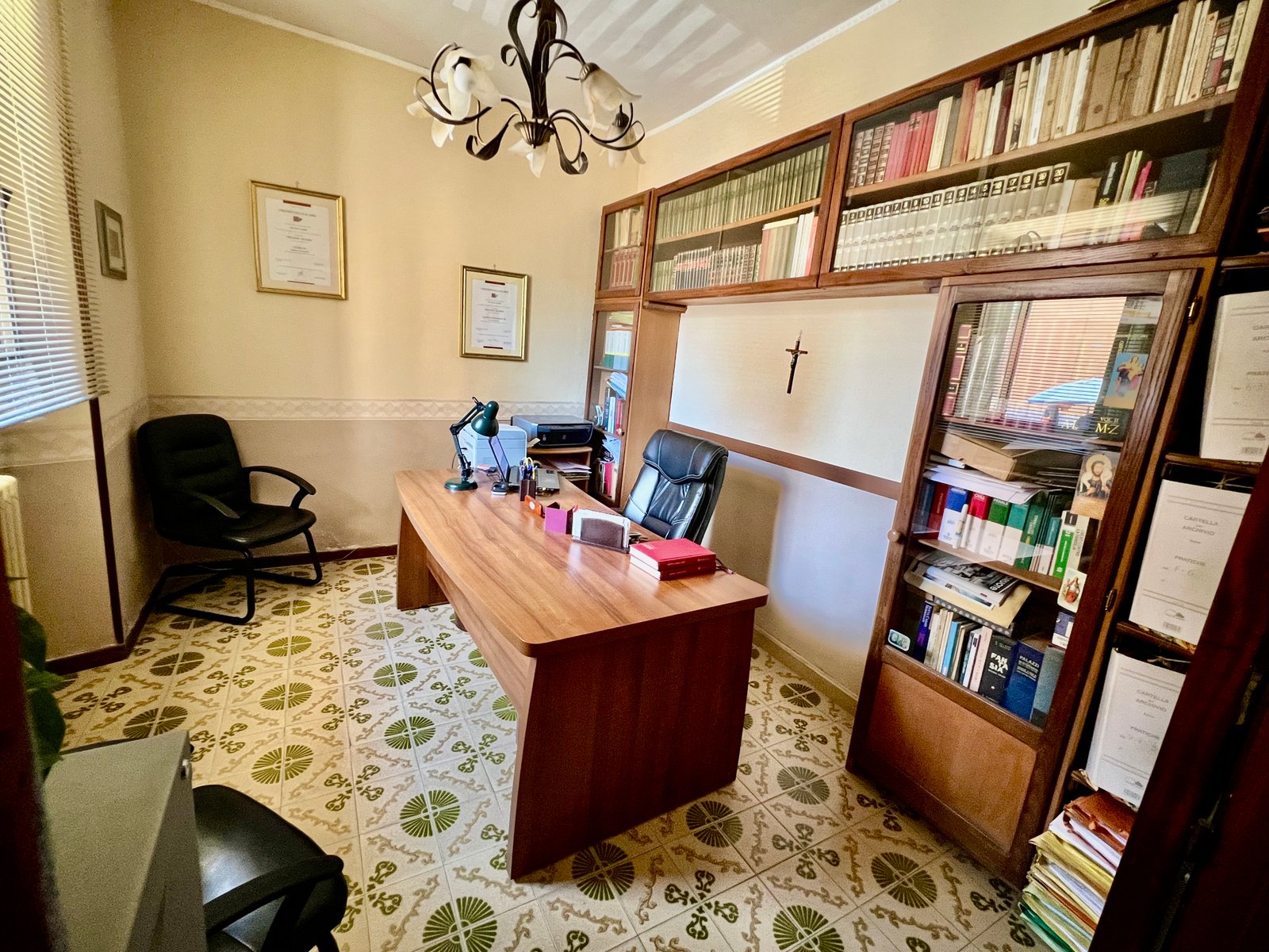 Interno dello studio legale a Rogliano